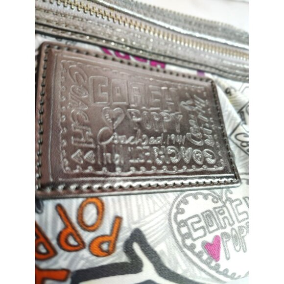 Coach Poppy Graffiti Gray Silver Wristlet Purse, Hearts, Y2K, Zip Close, READ - Picture 4 of 7